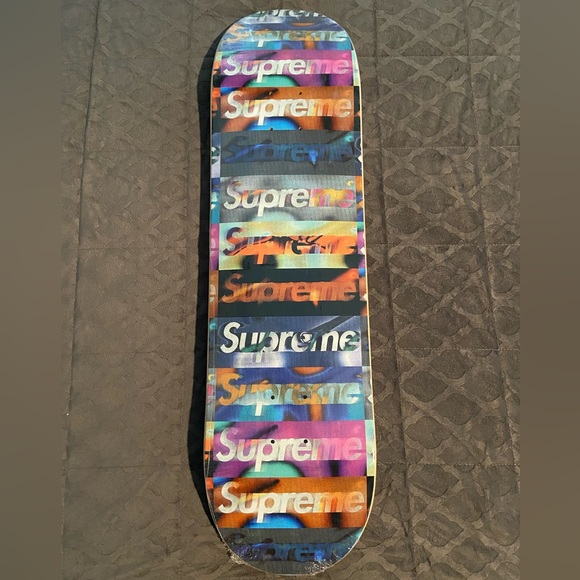 *NWT* Supreme Distorted Logo Skateboard Deck (Black) - Picture 2 of 13